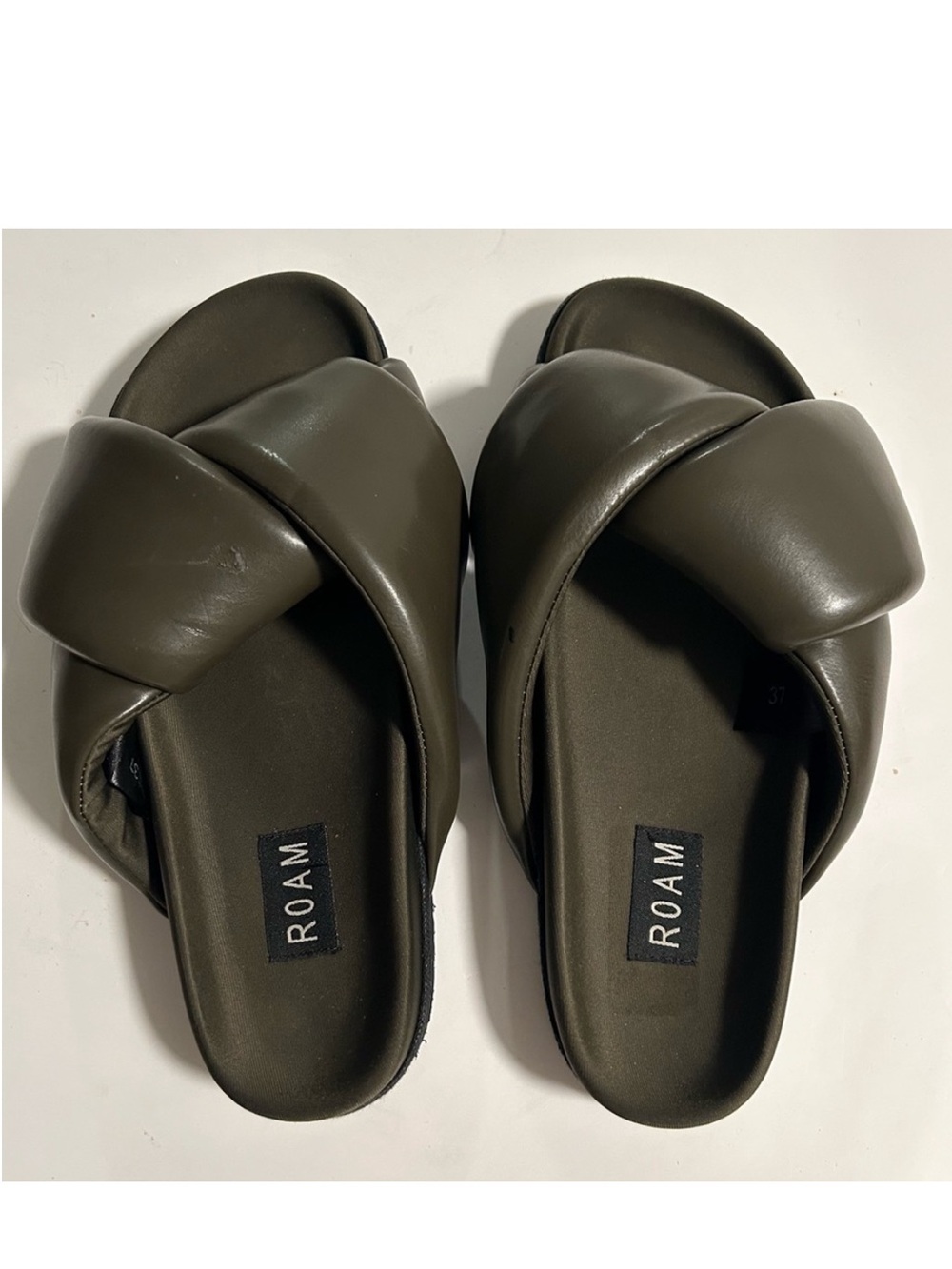 ROAM  
Foldy Puffy Slide Sandals  khaki Vegan Leather EU 37